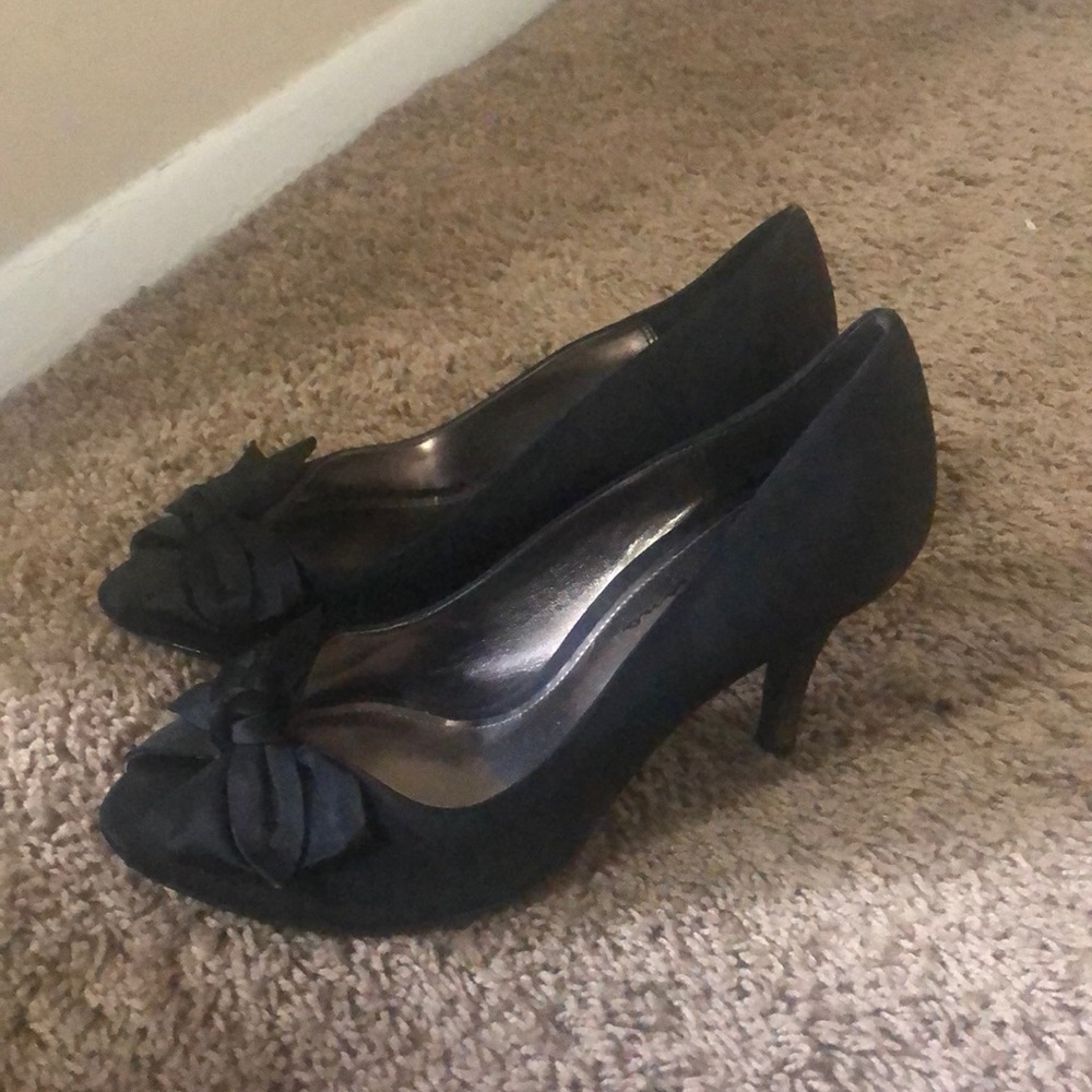 Heels with bows - Picture 2 of 3